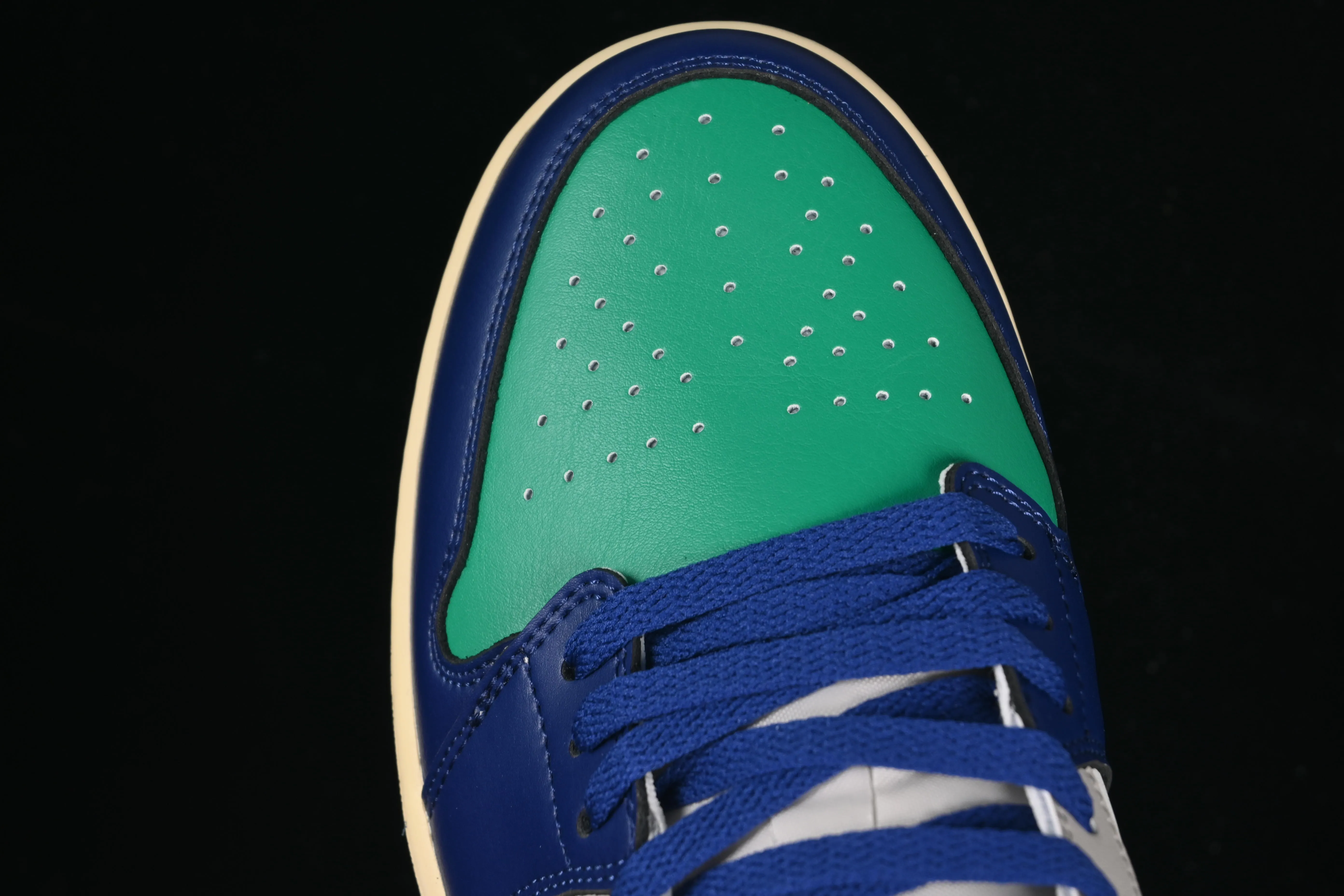 All categories Air Jordan Jordan series basketball shoes Air Jordan 1 Low Air Jordan 1 Low AJ1 Joe 1 blue and green color matching low-top cultural casual sneakers 553558-147